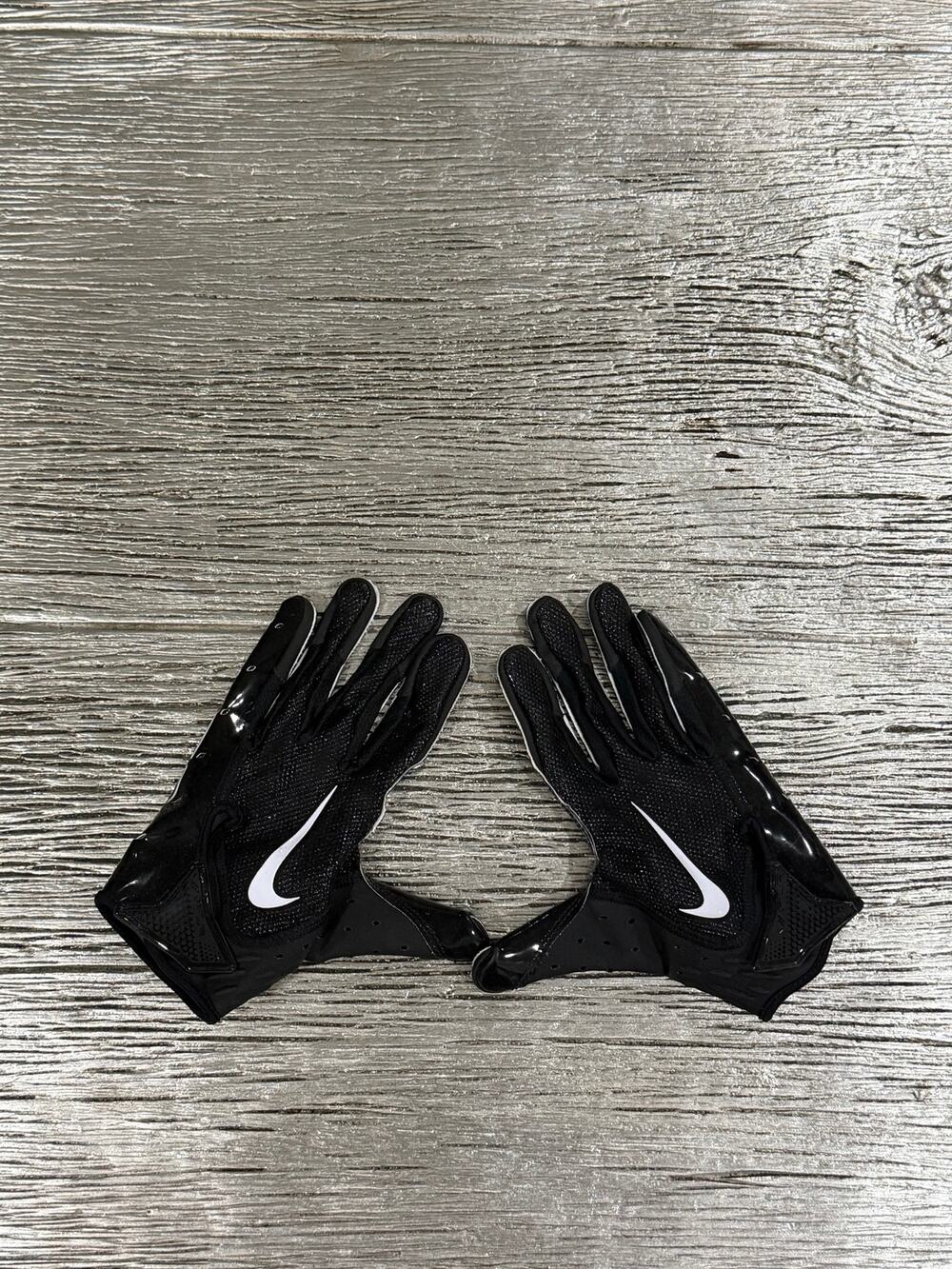 Nike Black Men’s size S Athletic Gloves with White Swoosh